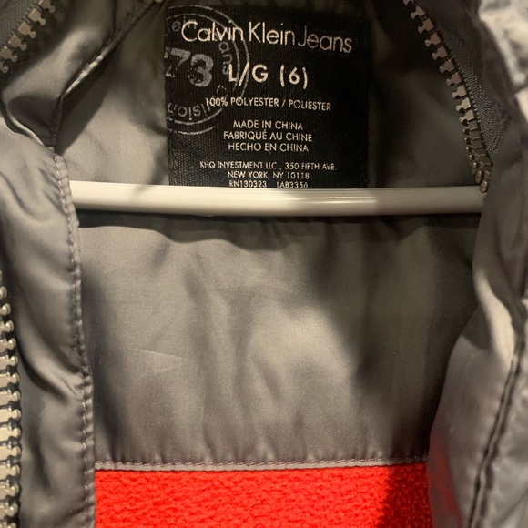 Boys Calvin Klein winter jacket/coat grey size small - Picture 4 of 5